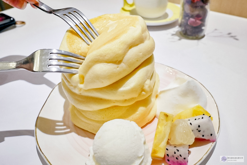 桃園美食-Nuageクラウド雲朵鬆餅-會呼吸的舒芙蕾鬆餅 日本進口高級食材現點現做 入口即化空氣般的蓬鬆軟綿 @靜兒貪吃遊玩愛分享