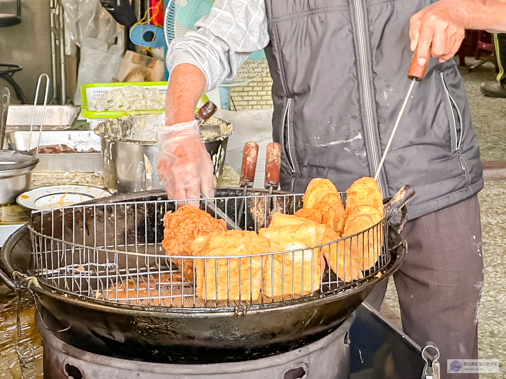 台南安平美食-東興蚵嗲-在地經營超過50年老店！！傳承第二代的傳統小吃/鄰近安平老街 @靜兒貪吃遊玩愛分享
