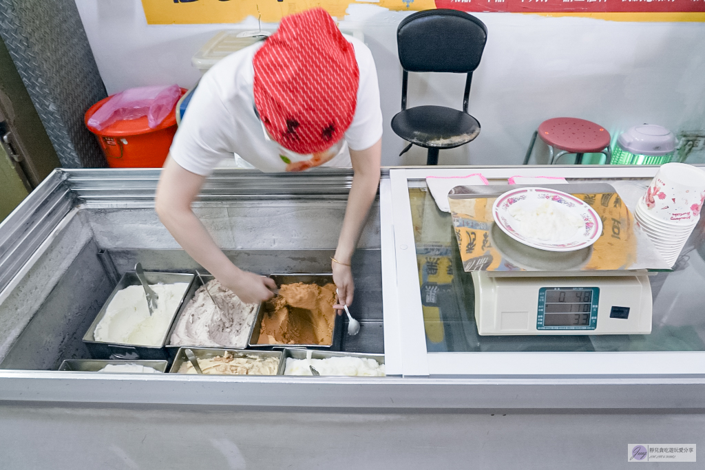 宜蘭美食-黑秀冰店-在地經營50年以上！秤斤賣的綿綿冰，花生濃郁又綿密超推/鄰近蘭陽女中 @靜兒貪吃遊玩愛分享