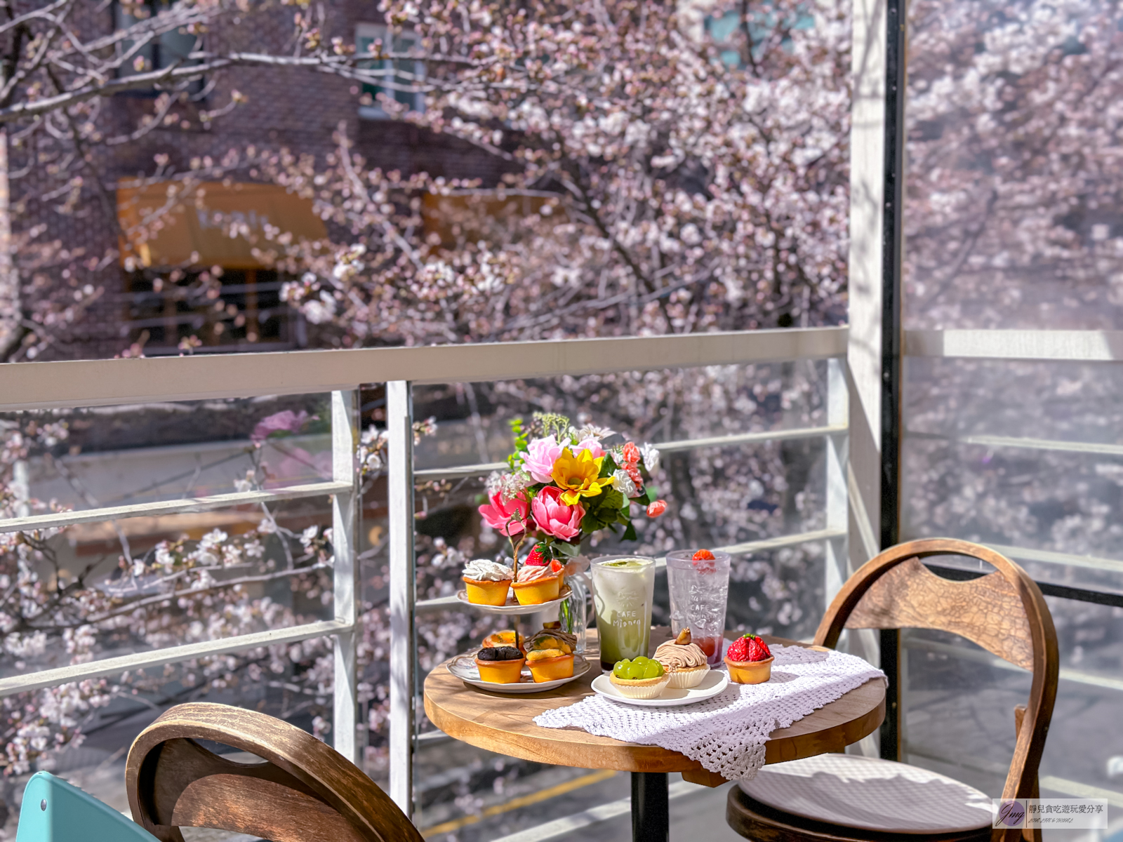 韓國首爾美食-Quiche Mignon-浪漫絕美的櫻花露台，多達26種以上的蛋塔/鄰近合井站 @靜兒貪吃遊玩愛分享