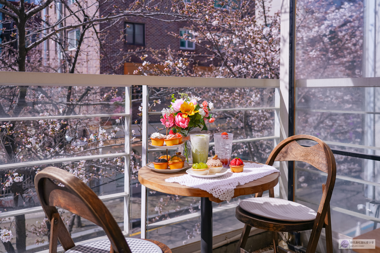 韓國首爾美食-Quiche Mignon-浪漫絕美的櫻花露台，多達26種以上的蛋塔/鄰近合井站 @靜兒貪吃遊玩愛分享