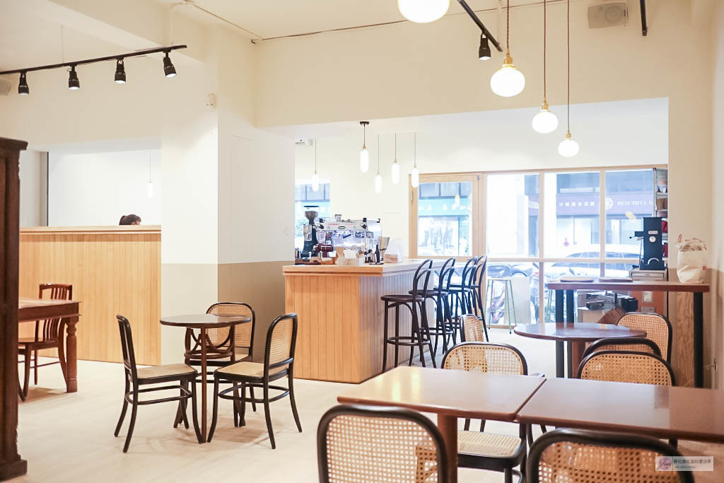 桃園咖啡廳-燊咖啡Shen cafe-重新整修純白色系簡約網美風格咖啡廳 @靜兒貪吃遊玩愛分享